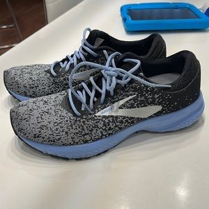 Brooks launch running sneakers . Women size 10 . Like new !
